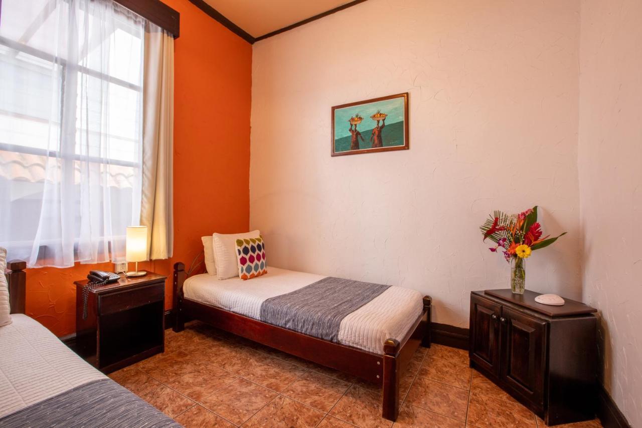 Alajuela City Hotel & Guest House Buitenkant foto
