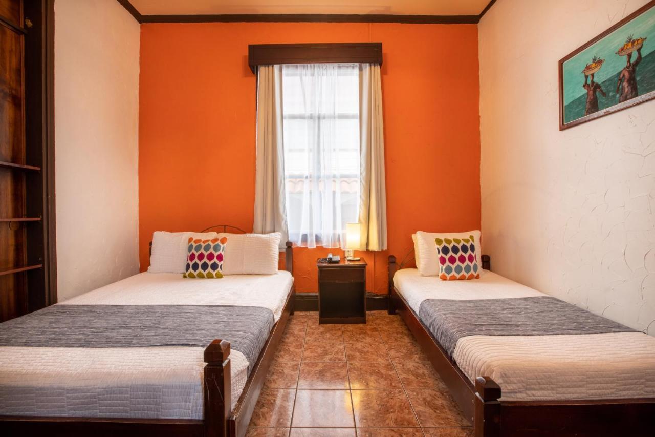 Alajuela City Hotel & Guest House Buitenkant foto